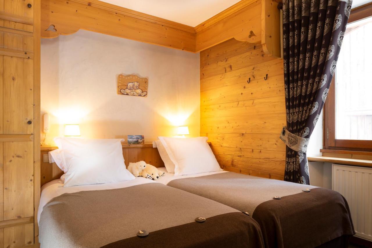 ホテル Logis La Croix-Saint-Maurice ル・グラン・ボルナン エクステリア 写真