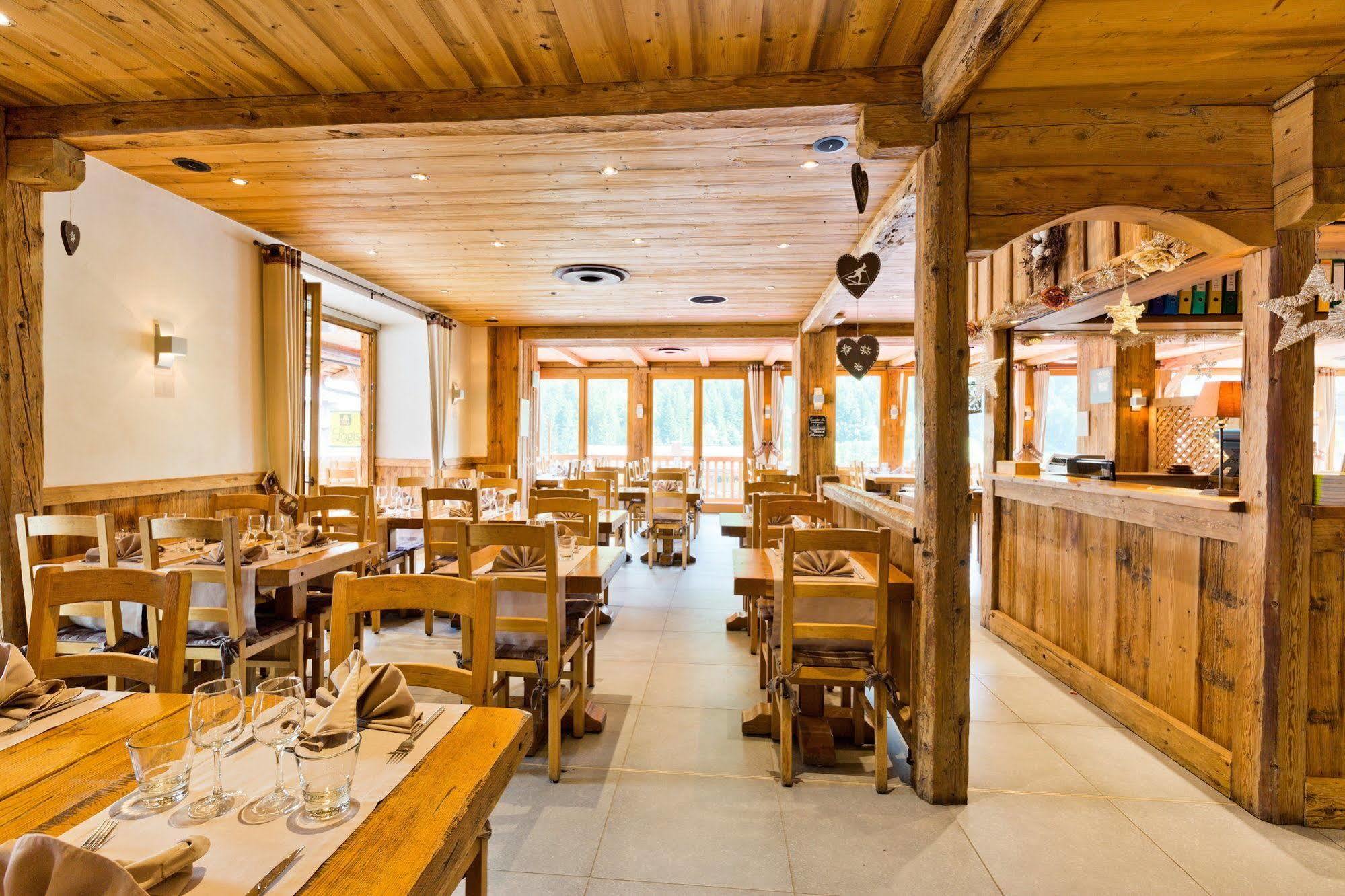 ホテル Logis La Croix-Saint-Maurice ル・グラン・ボルナン エクステリア 写真
