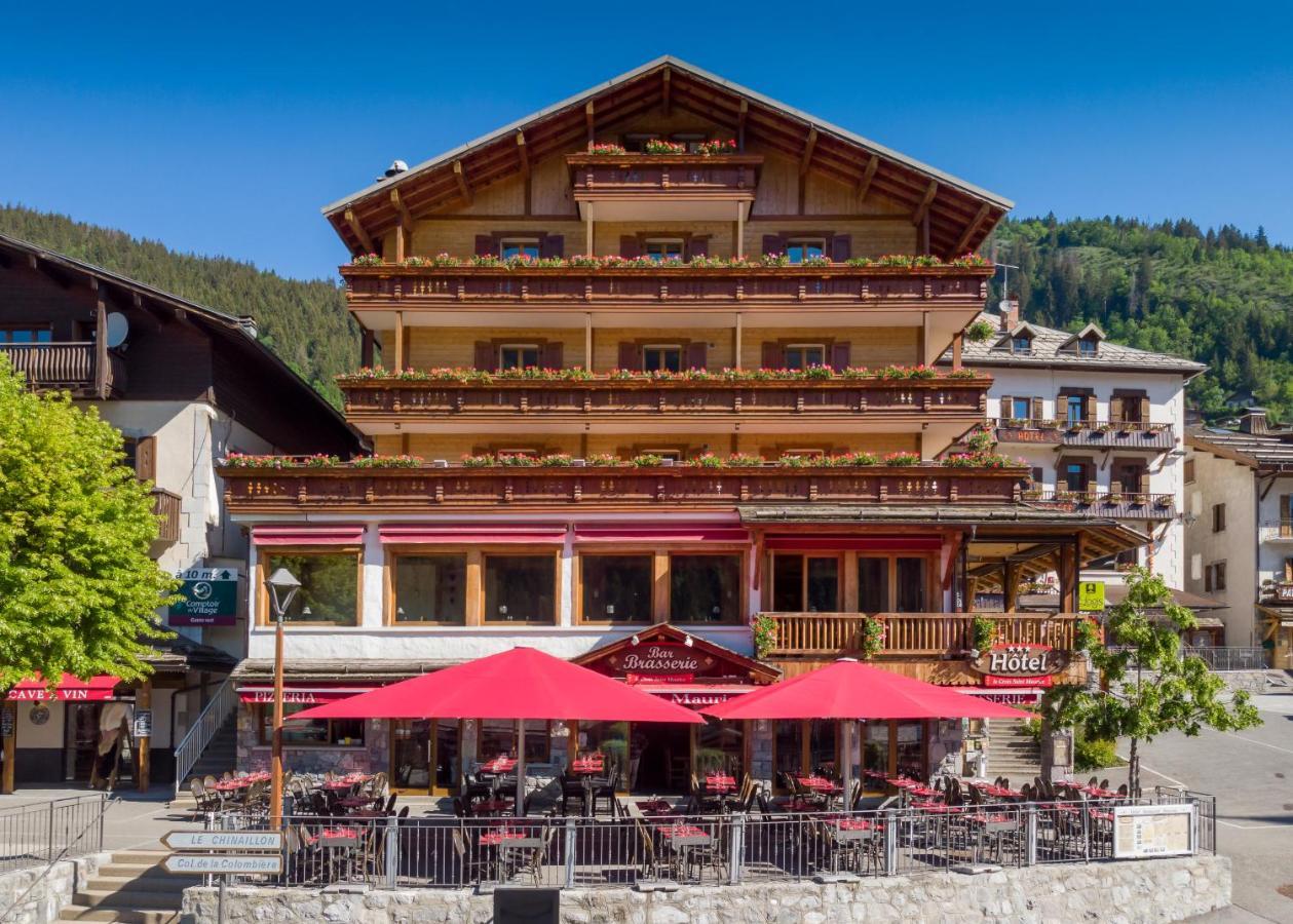 ホテル Logis La Croix-Saint-Maurice ル・グラン・ボルナン エクステリア 写真